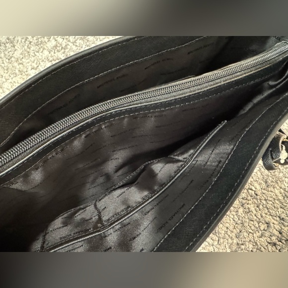 Michael Kors, Jet Set Travel Large Tote, Saffiano Leather in Black - Picture 7 of 10